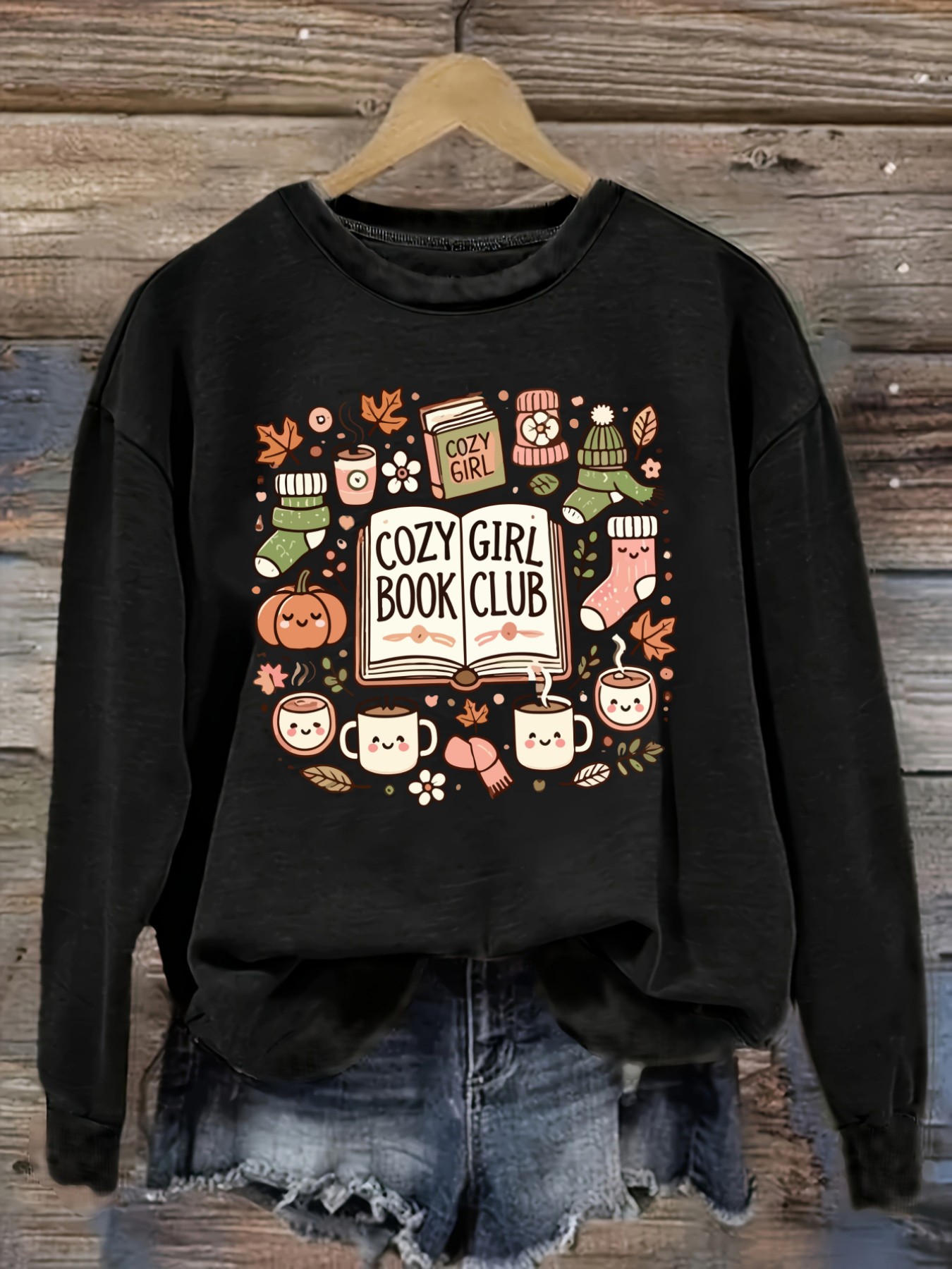 Winter Clothing Design - เสื้อยืดแขนยาวคอกลมลำลองสำหรับผู้หญิง ดีไซน์ Cozy Girl Book Club