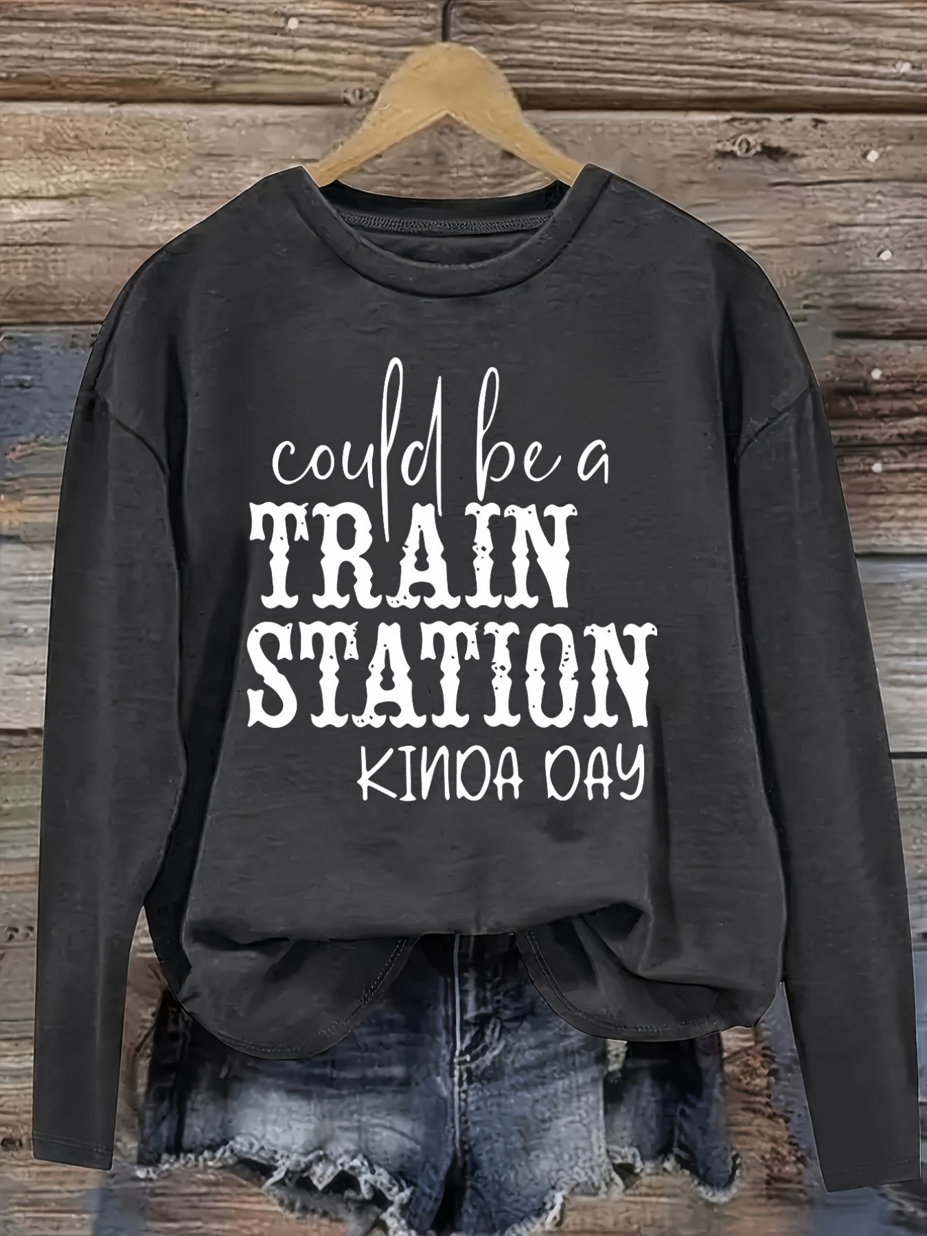 เสื้อยืดแขนยาวคอกลมสำหรับผู้หญ - Winter Clothing Design บทวิจารณ์และราคา