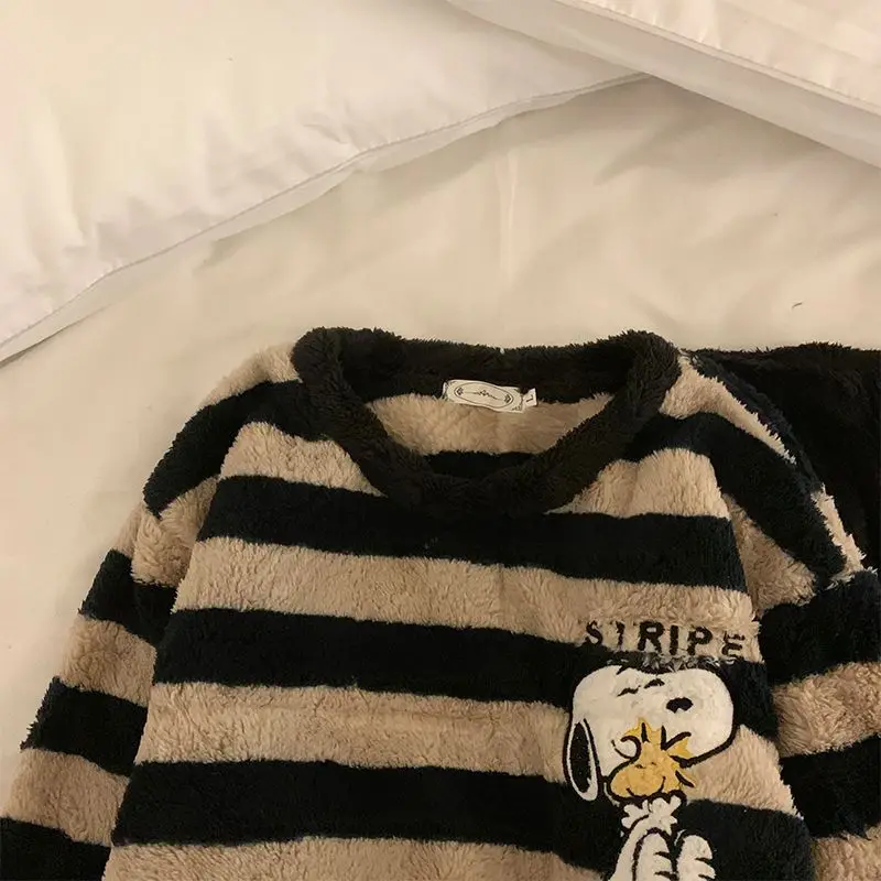 สนูปี้ชุดเสื้อใส่อยู่บ้านชุดนอ - Winter Clothing Patterns บทวิจารณ์และราคา